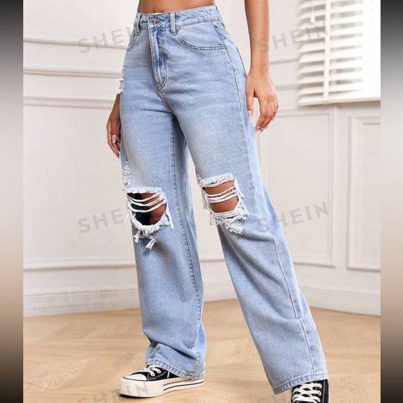 A bit too tight around hips - Picture 1 of 2